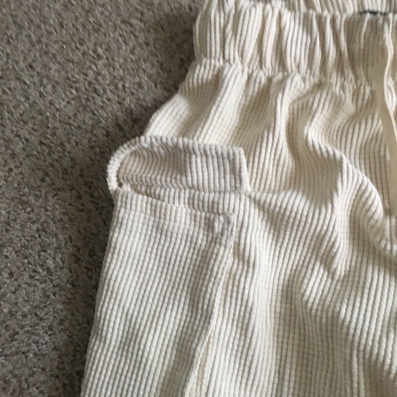 Forever 21 Vanilla Cargo Pants Size XS - Picture 3 of 9